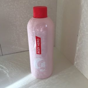 NEW Glossier Body Hero Daily Oil Wash
